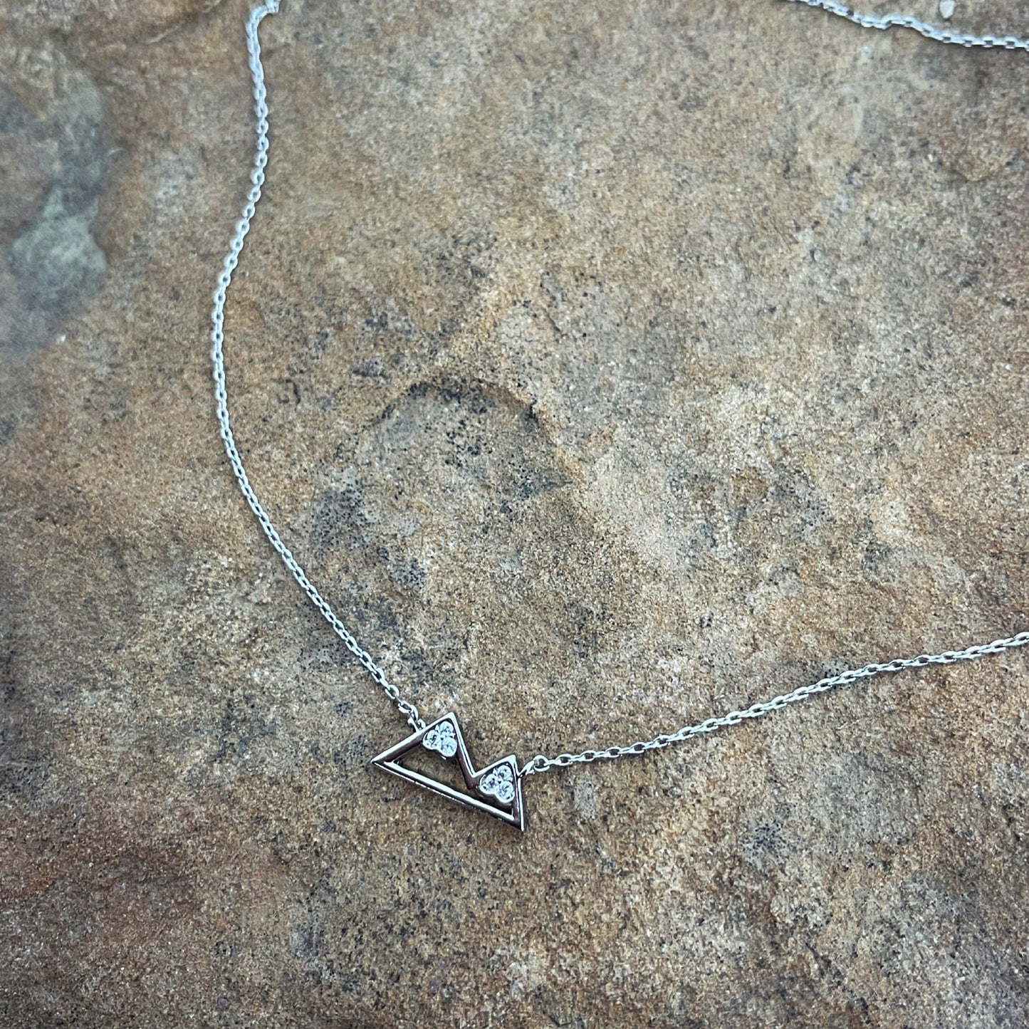 DOUBLE PEAK MOUNTIAN NECKLACE -SILVER