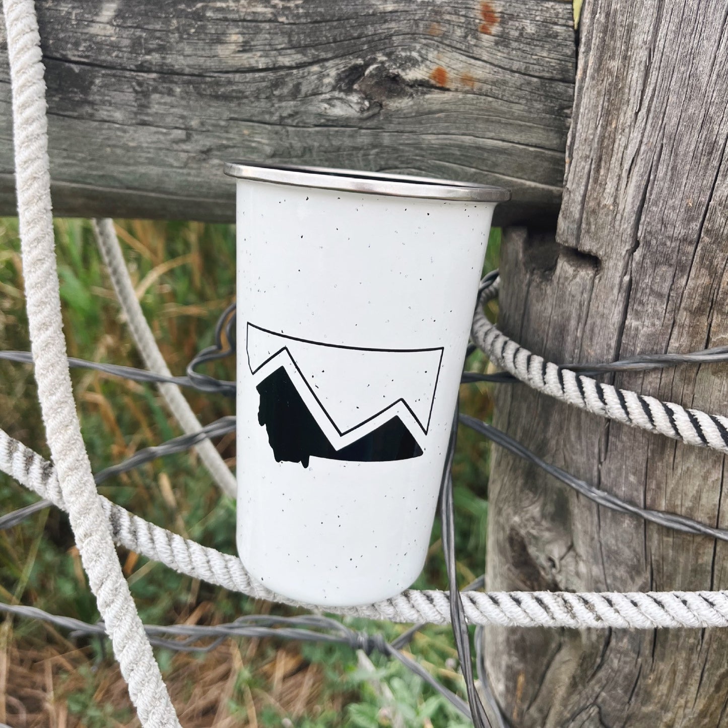 MONTANA MOUNTAIN EMAMEL CUPS