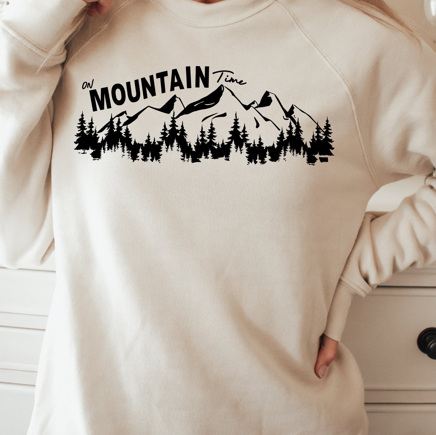 MONTANA ON MOUNTAIN TIME CREWNECK SWEATSHIRT -HEATHER STONE