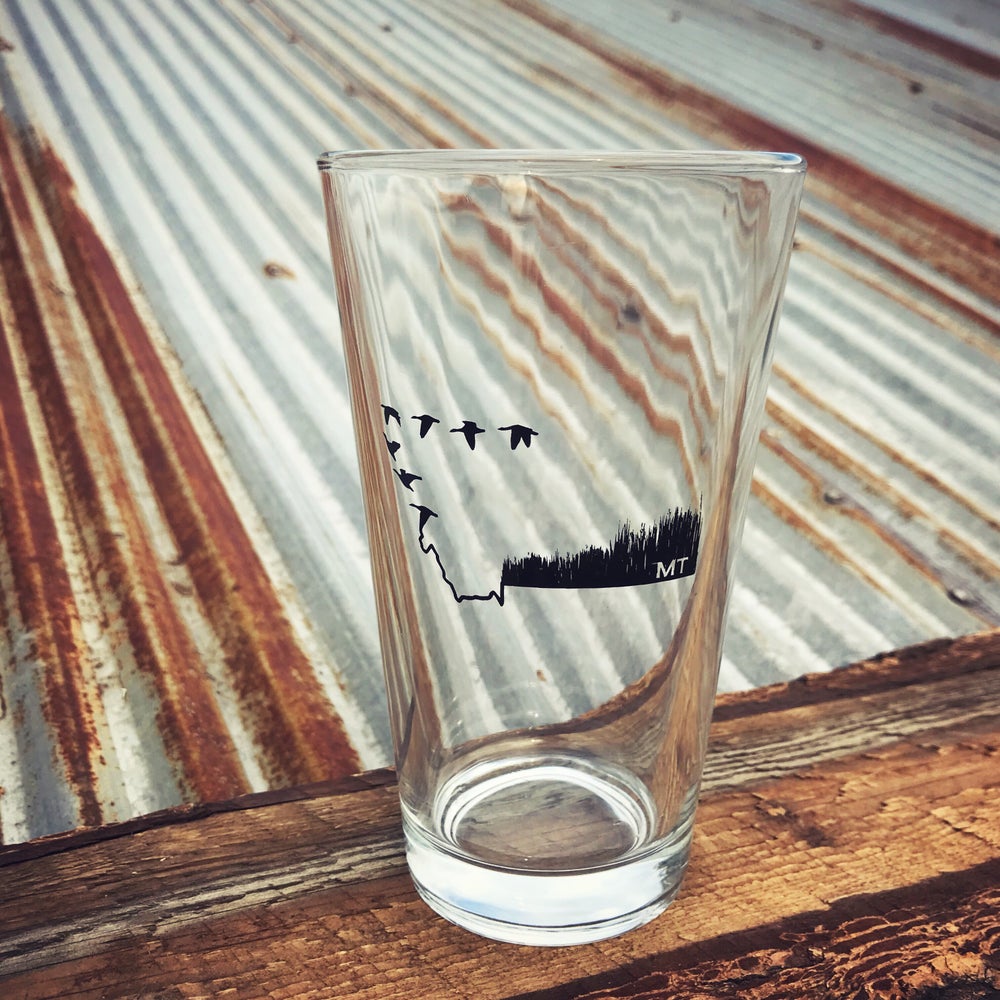 MONTANA WATERFOWL PINT GLASS