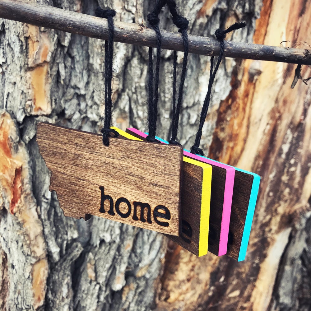 MONTANA HOME ORNAMENT -4 COLORS