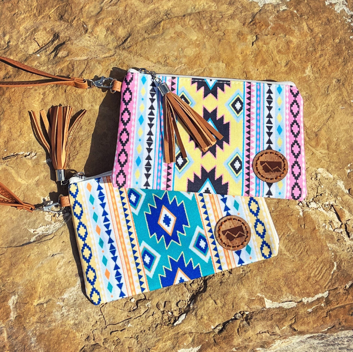 MONTANA CORK MOUNTAIN WRISTLET POUCH