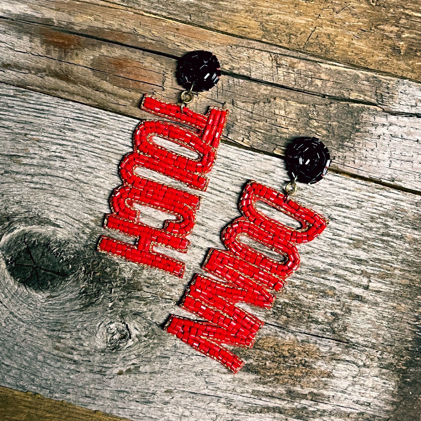 RED/BLACK TOUCH DOWN BEAD EARRINGS