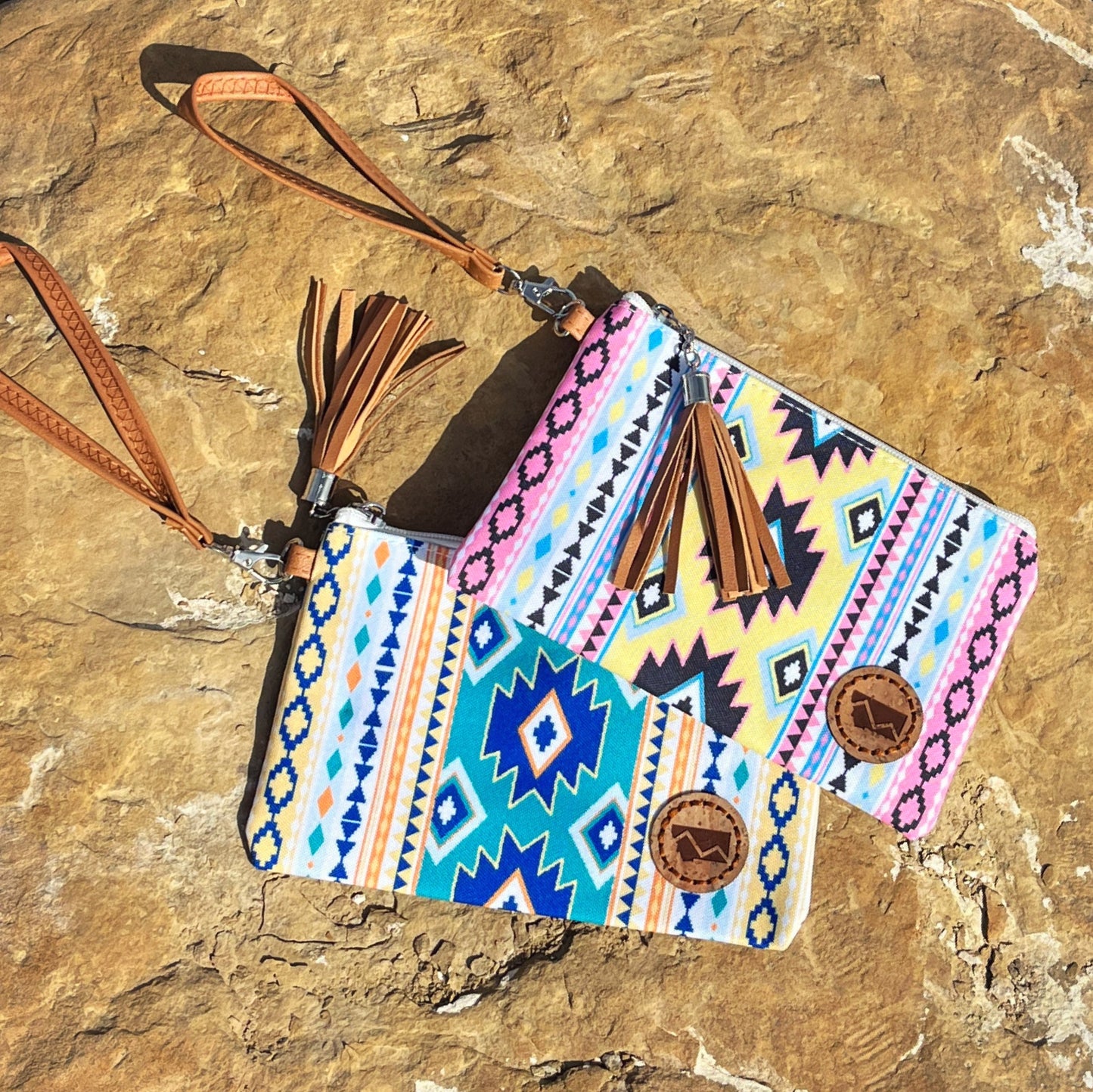 MONTANA CORK MOUNTAIN WRISTLET POUCH