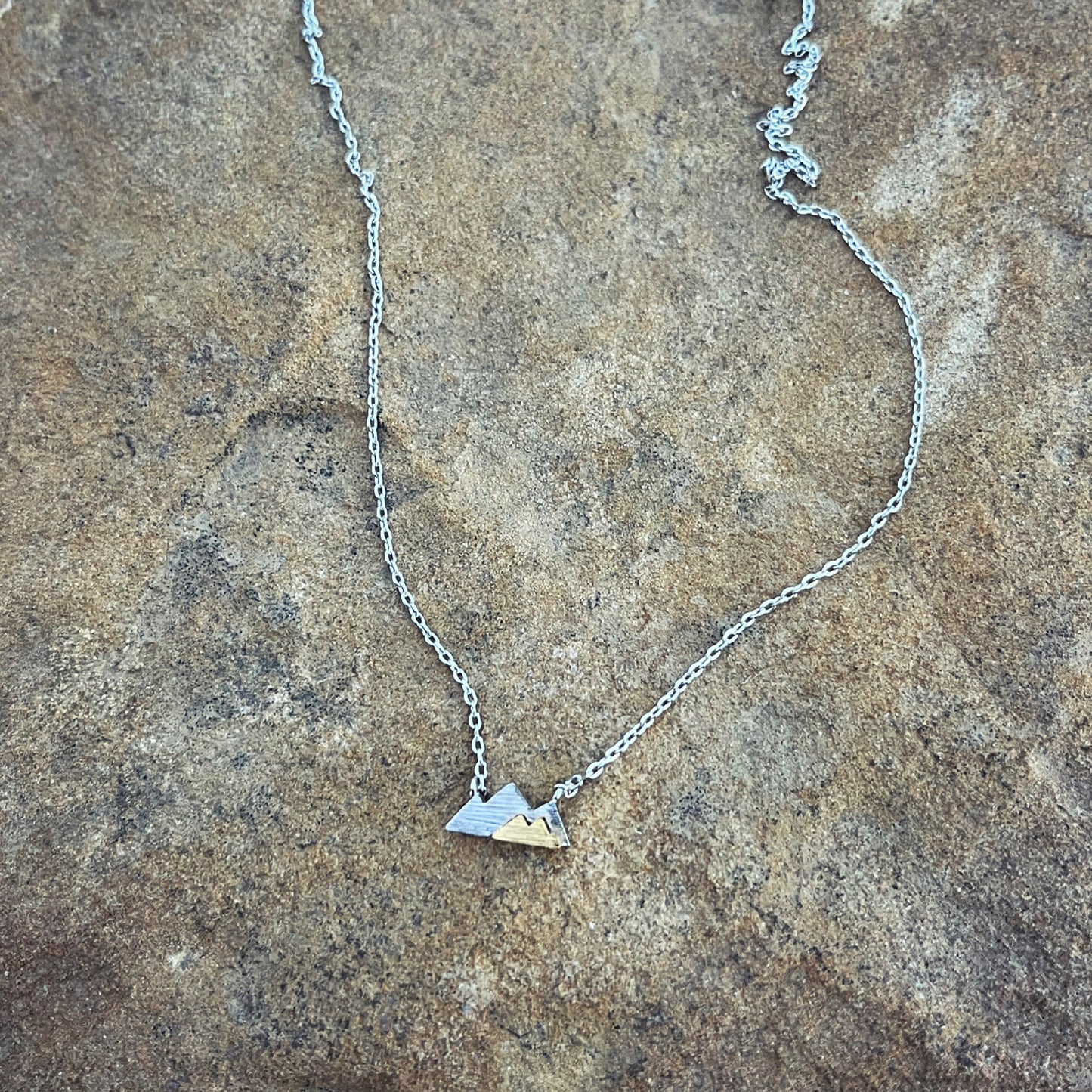 DAINTY MINI MOUNTAIN NECKLACE -SILVER