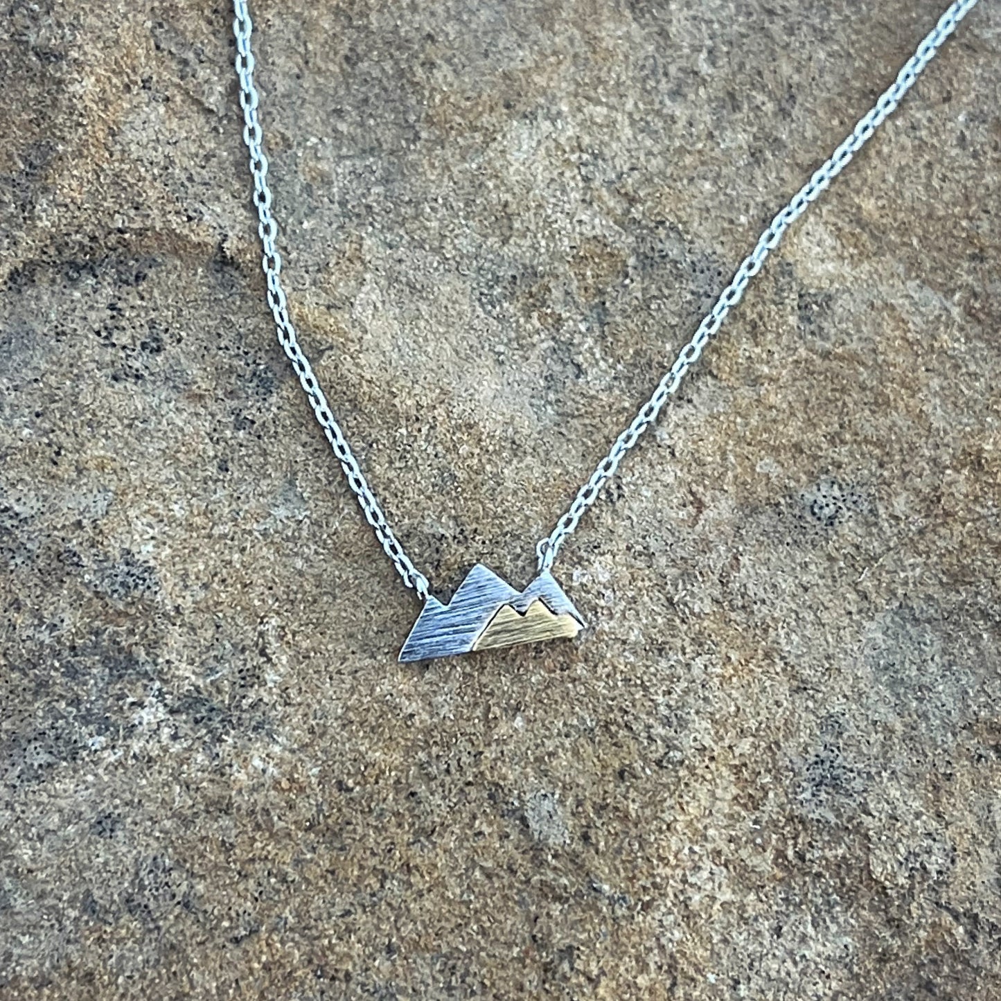 DAINTY MINI MOUNTAIN NECKLACE -SILVER