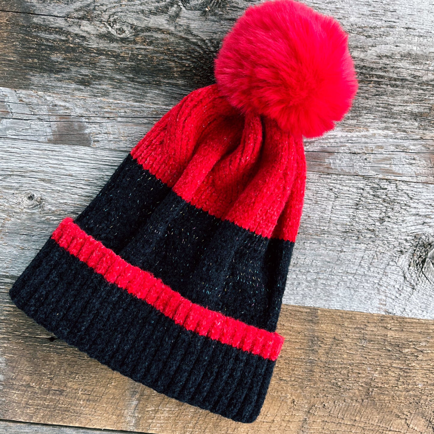 RED AND BLACK KNIT BEANIE