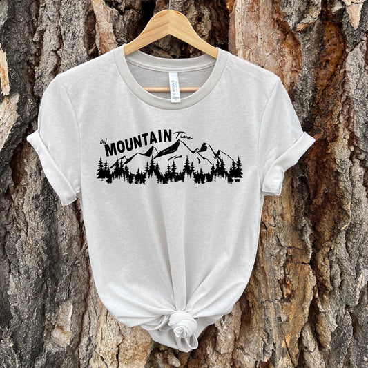 MONTANA ON MOUNTAIN TIME TEE -CEMENT